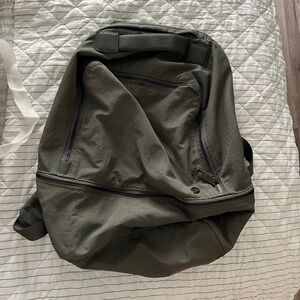 lululemon city adventurer backpack 17L